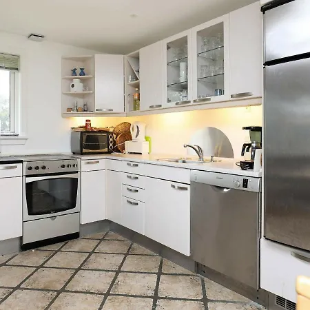 Two-bedroom In Ringkobing 10 * Dannemare